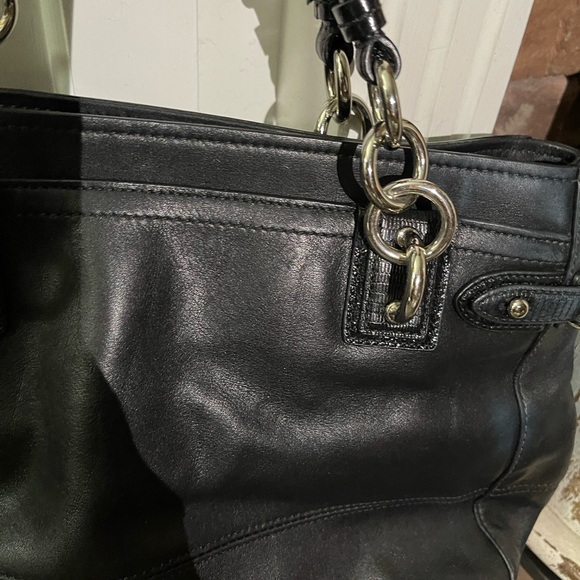 Authentic Coach Vintage Purse - Picture 2 of 8